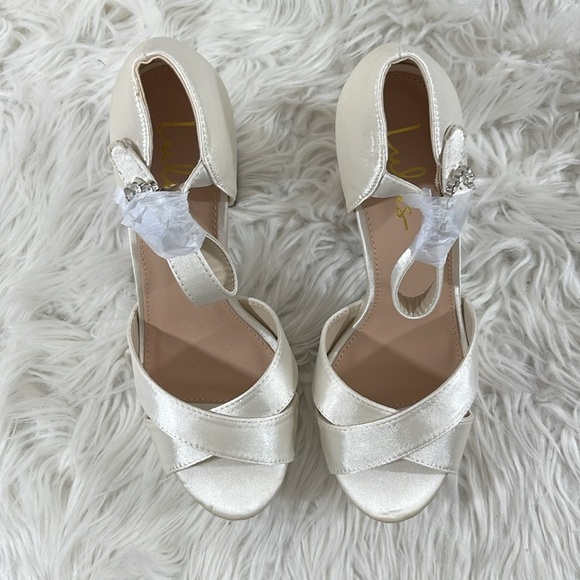 LULUS Crushest White Satin Rhinestone Ankle-Strap Chunky Heels Size 8 NEW - Picture 5 of 16